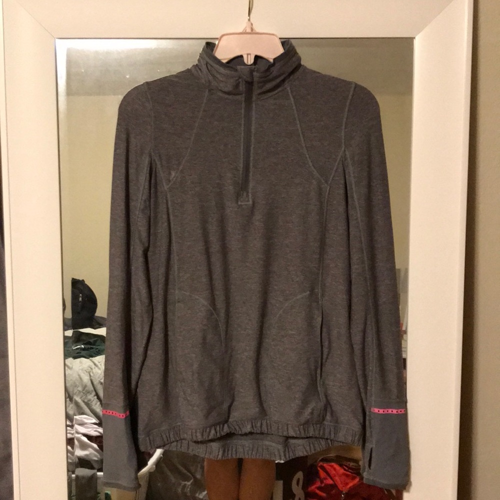 Lululemon pullover with detailing